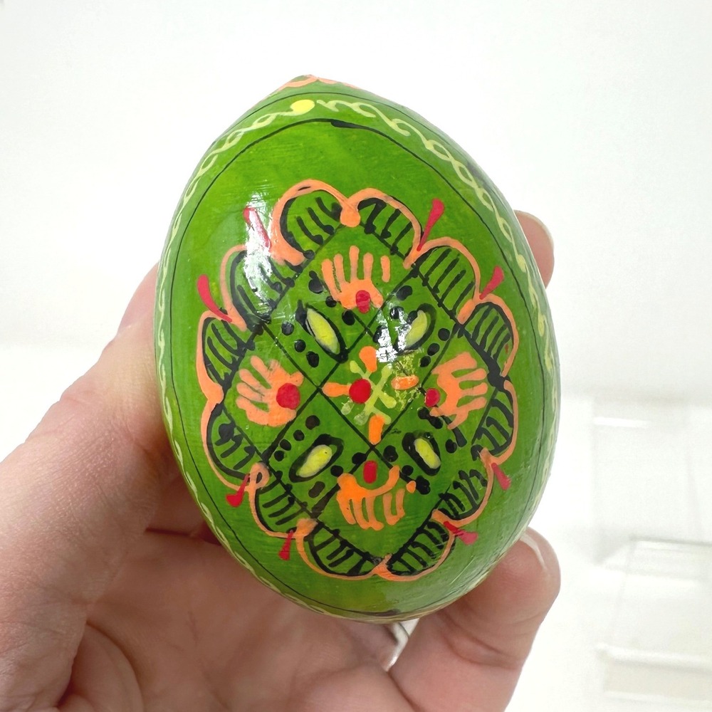 Ukrainian Pysanka Hand Painted Wooden Easter Egg Green‎